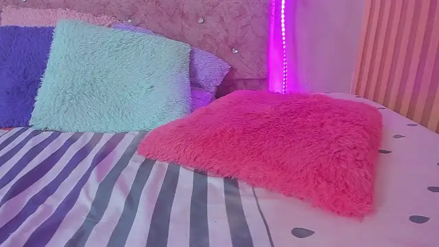 lovely__kiss__ - Lovely__kiss__'s free webcam