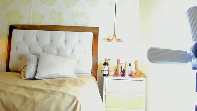 irisclark1 - IRISCLARK1's free webcam