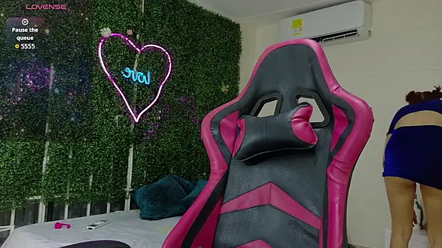 emy_0 - Emy_0's free webcam