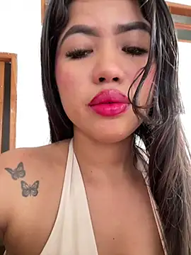 Webcam Model (Luna_20x)  is live.Free join now!