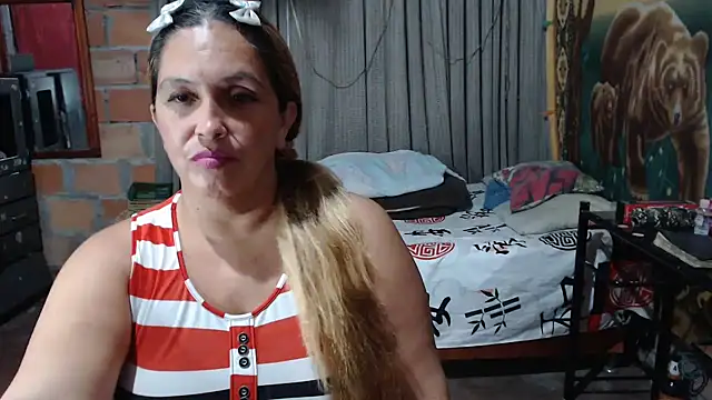 burbuja_y_caballero (G milf) - destruir gargarta y descuidada + azotes