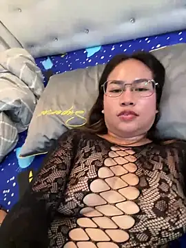 Ponthip Live Webcam on Stripchat