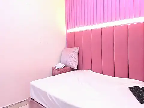 zafirohl - ZafiroHL's free webcam - UK Sex Cams