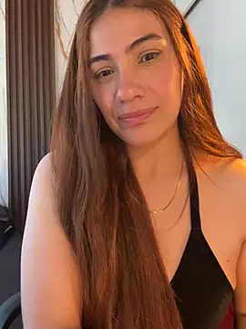 Webcam Model (emmily_d)  is live.Free join now!