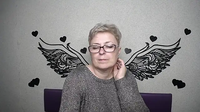 EmiliaGree live sex cam