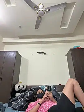 Webcam Model (raavigirl)  is live.Free join now!