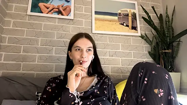 laradraggoo - LaraDraggoo's free webcam