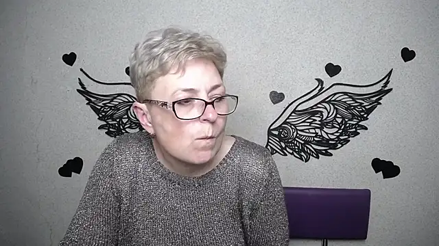 EmiliaGree live sex cam