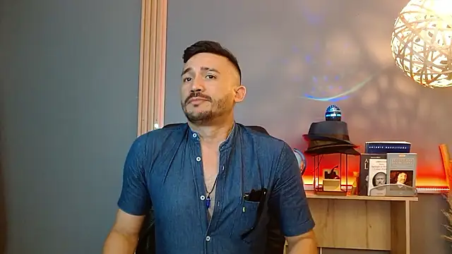 Reiko_85_ live sex cam