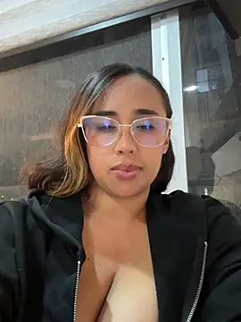 Webcam Model (Eyssha) is live