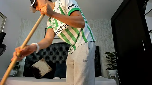 Lander_Cruz's live cam