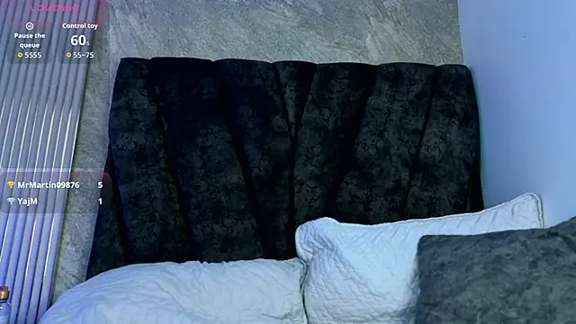 zoe_hugeboobs - Zoe_hugeboobs's free webcam