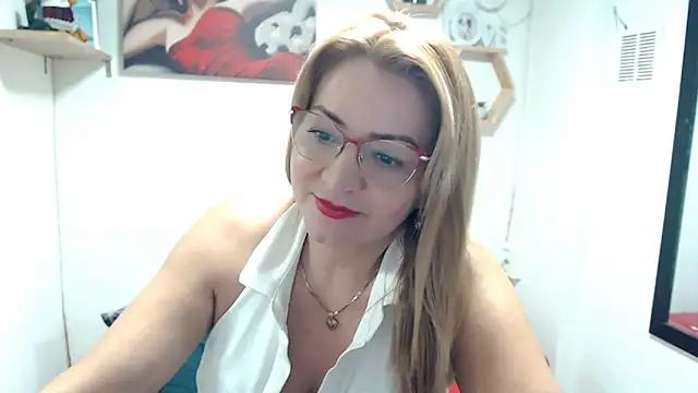 divax_monserrat - DIVAX_MONSERRAT's free webcam - UK Sex Cams