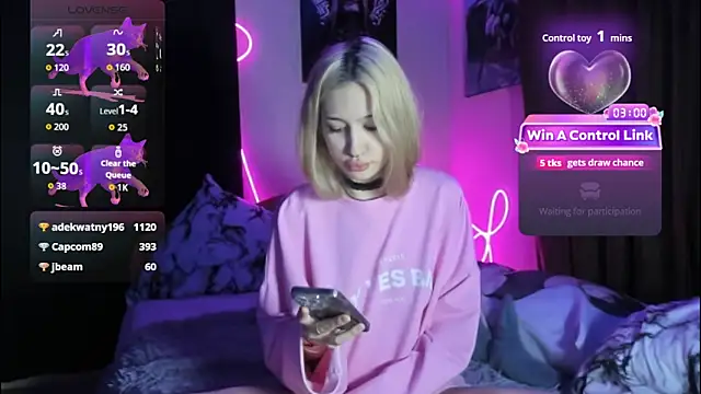 darkang3ix (Ask my age) - Passionate kiss + grope boobs/ass (1 min