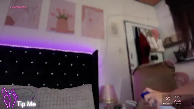 NaughtyJedGirl live sex cam