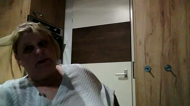 Sylviastar46 live sex cam