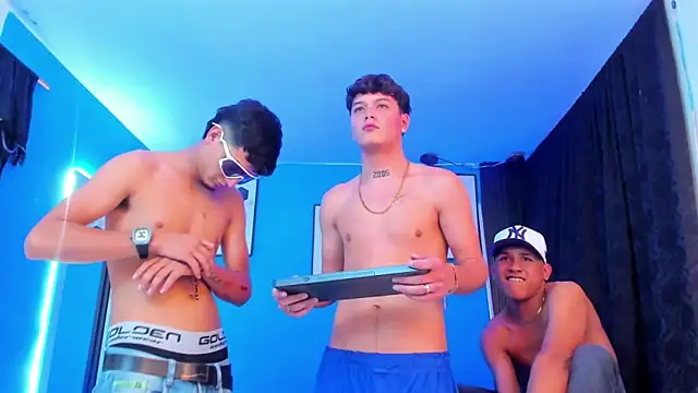 kingofheavens_2 - KingOfHeavens_2's free webcam