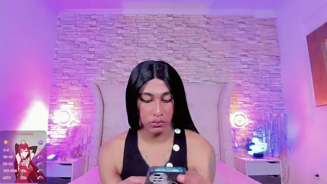 Live transgender webcam of Lucia-sex