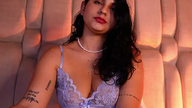 luu_princess (F young) - sexy bare tits