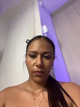 Webcam Model (MiilaBlake)  is live.Free join now!