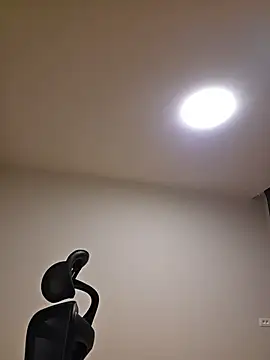 Webcam Model (MiaRides19)  is live.Free join now!