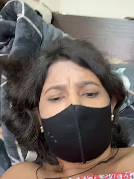 Webcam Model (raavigirl)  is live.Free join now!