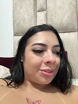 Webcam Model (xoxo_sol) is live