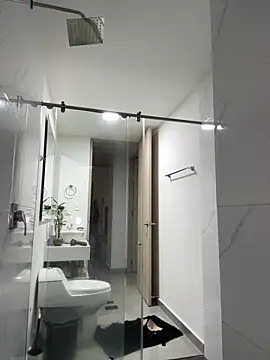 Webcam Model (Curlyierr)  is live.Free join now!