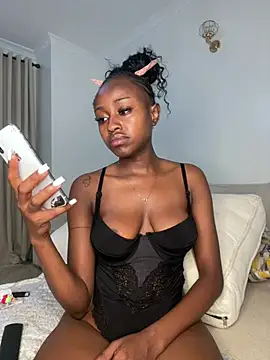 Webcam Model (hot_daily) is live