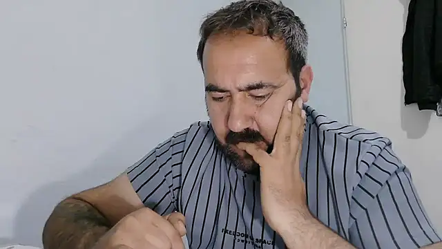 mio_jaks (Ask my age) - Does anyone want sperm? :wanker: