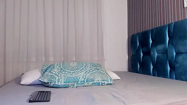 miiaavelvet - MiiaaVelvet's free webcam - UK Sex Cams