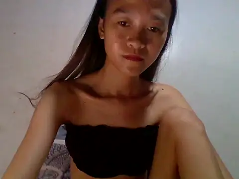 yourlilpinayy - Yourlilpinayy's free webcam