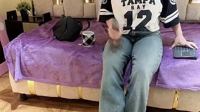 lilimini032 - Lilimini032's free webcam - UK Sex Cams