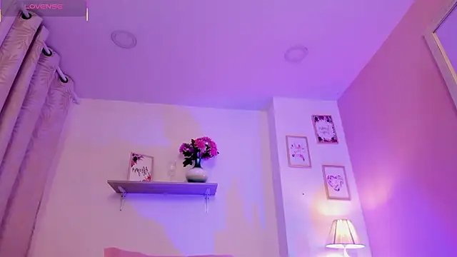 lauraraider - LauraRaider's free webcam - UK Sex Cams