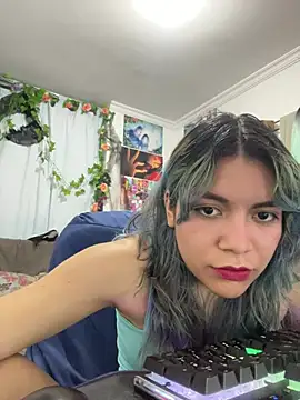 vaioletuwu (F young) - Tip to distract me (naked 5min)