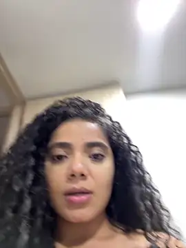 Webcam Model (Curlyierr) is live