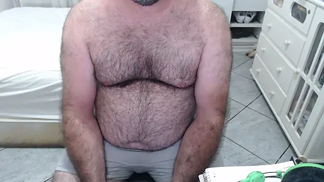 MysterBearMG live sex cam