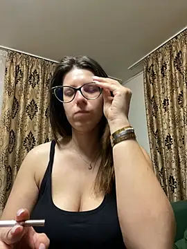 nadiranoor - NadiraNoor's free webcam