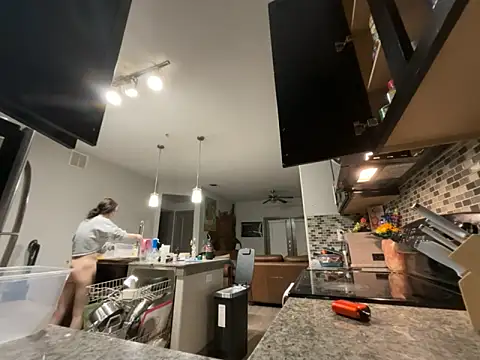 ash10alex (F teen) - Strip tease (get nekked)🍑