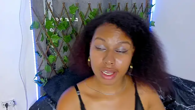 tatianasquirthot - Tatianasquirthot's free webcam