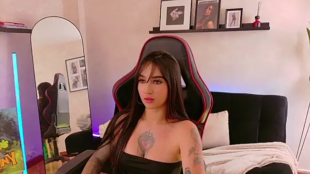 emmyevans1 - EmmyEvans1's free webcam - UK Sex Cams