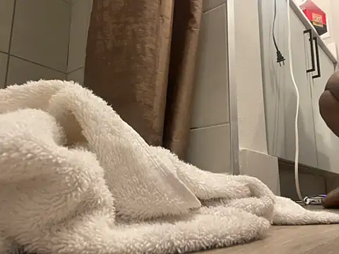 backshort11 - Backshort11's free webcam - UK Sex Cams