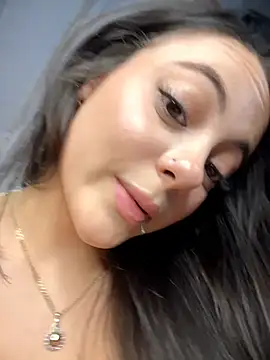 Webcam Model (TeaseDollXXX)  is live.Free join now!