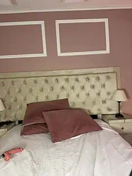 Webcam Model (Pushaina__1)  is live.Free join now!