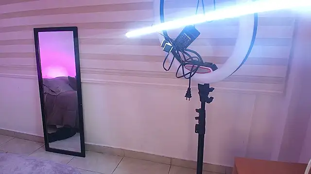 sky_intimate - Sky_Intimate's free webcam