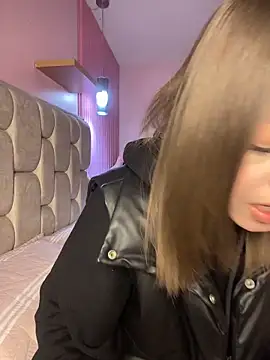 Webcam Model (PrettyAmber)  is live.Free join now!