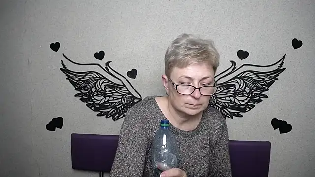 EmiliaGree live sex cam