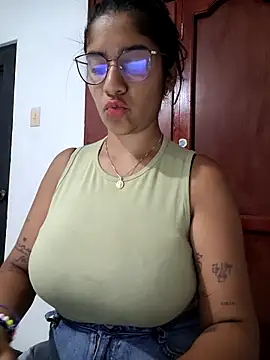Sofythom1 live sex cam