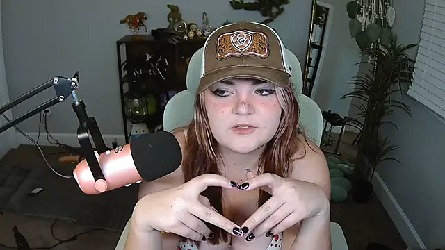 brivana (F young) - Fully naked & orgasm!