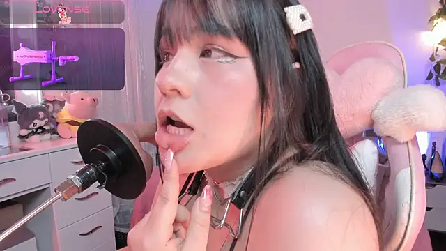 saotome_x (F young) - DEEPTHROAT WIT MOUTH EXPANDER👅